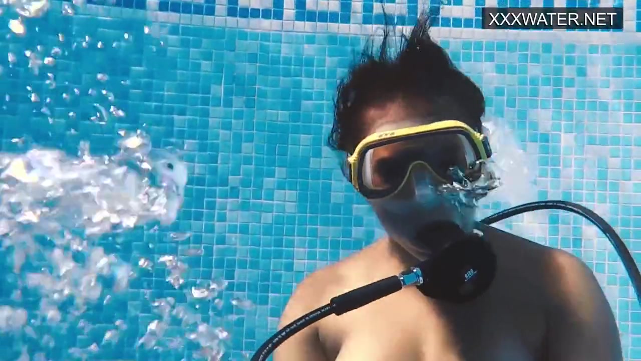 Girls Underwater Having Hardcore Sex With Polina Rucheyok