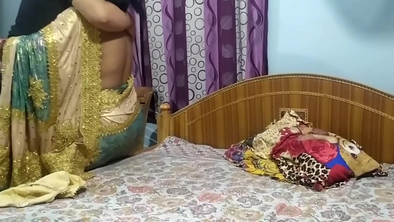 I Sneak Into My Stepmoms Bed And Fuck Her - Leaving Her Creampied