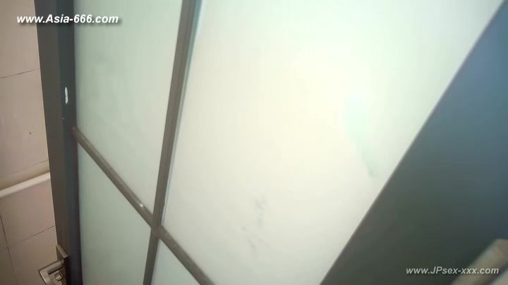 peeping chinese girls bathing.31
