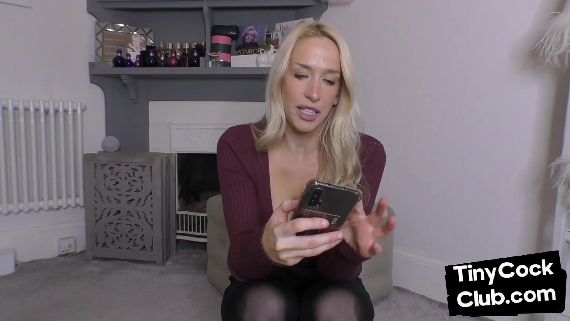 British SPH domina makes fun of losers with small dickie