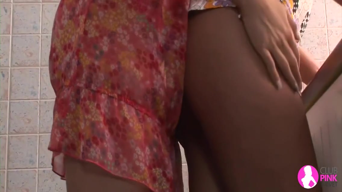 Viv Thomas In Seduced By Two Lesbian Milfs Hd 6 Min