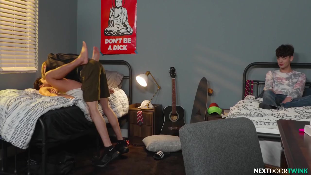 Facial Surprises In The Dorm With Zayne Bright, Harley Xavier And Gabe Bradshaw