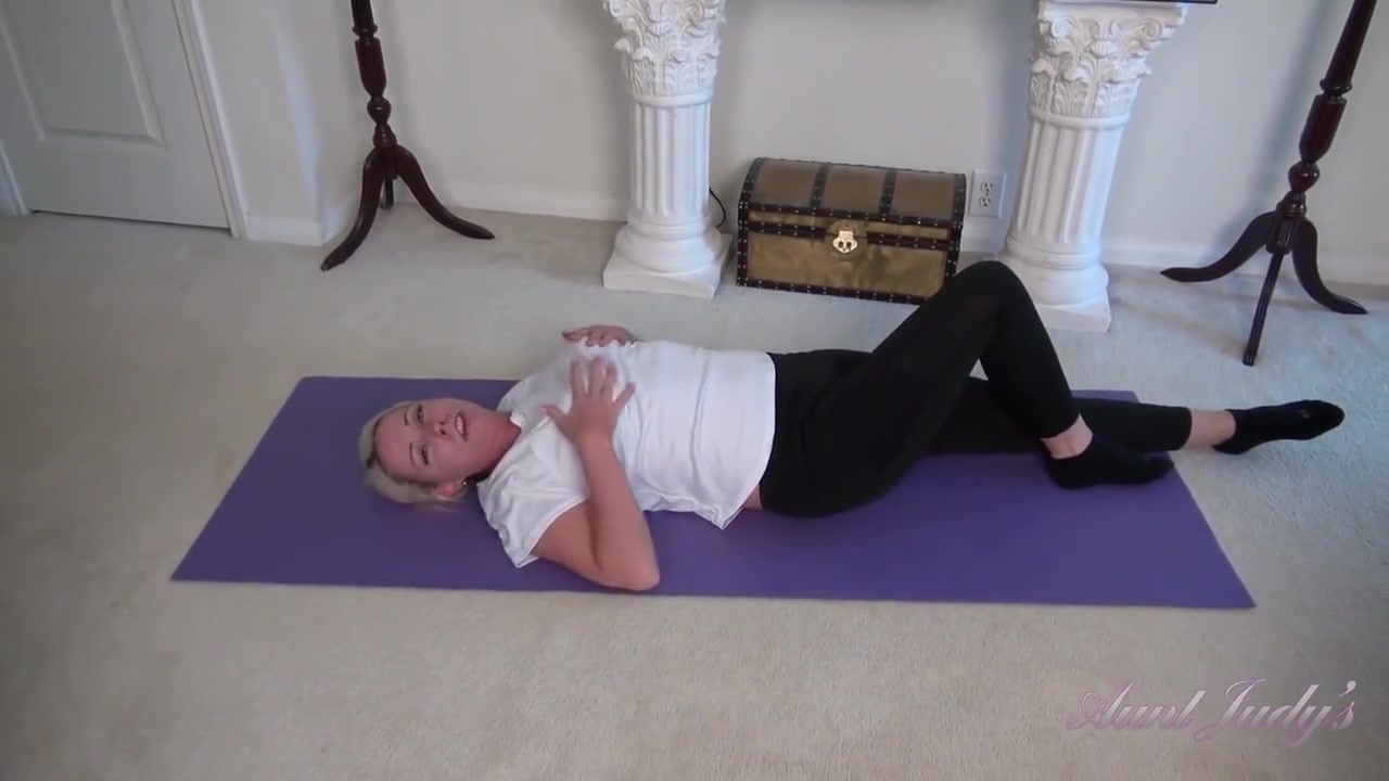 Judys In Horny Yoga Workout With Hairy Amateur Milf Liz