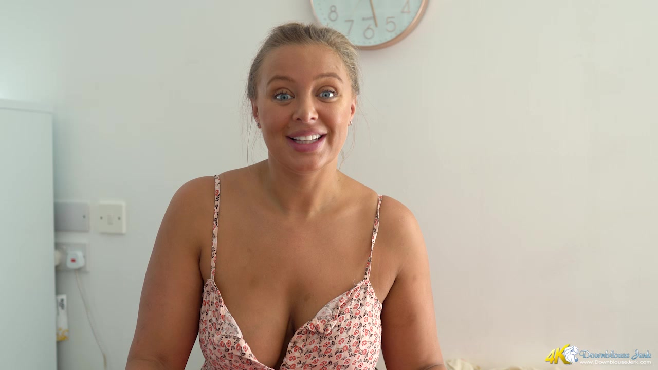 Step daddy's Not Home - DownblouseJerk