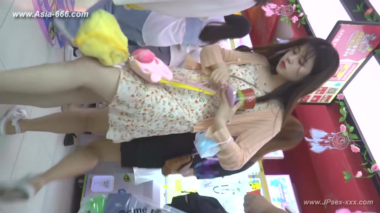peeping chinese amateur upskirt.187