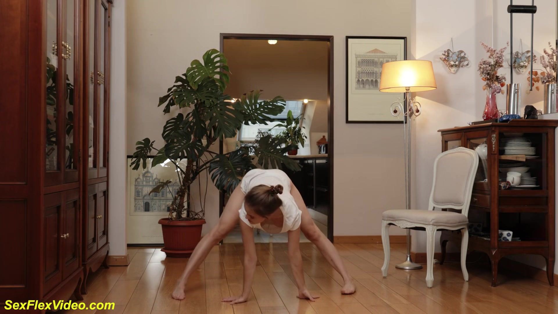 18yo Teen Fingering In Flexi Sex Positions