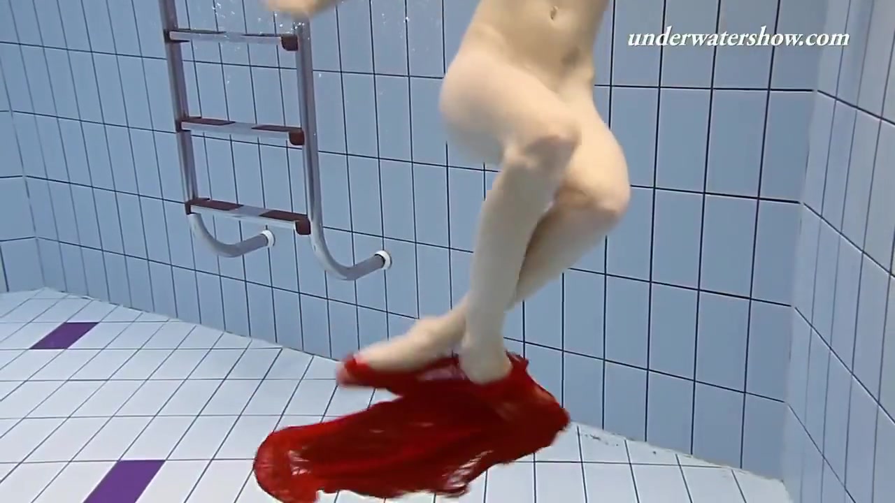 Babes Swim Freely And Naked Underwater