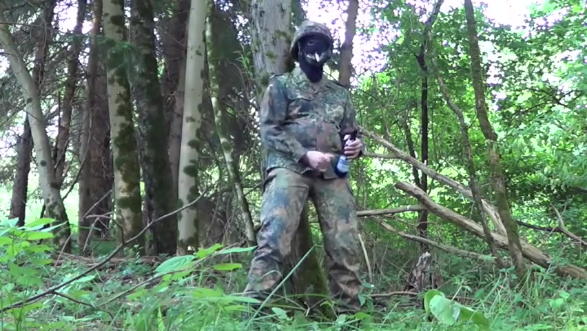 abx 3 487 - Soldiers Piss Wank In Wood