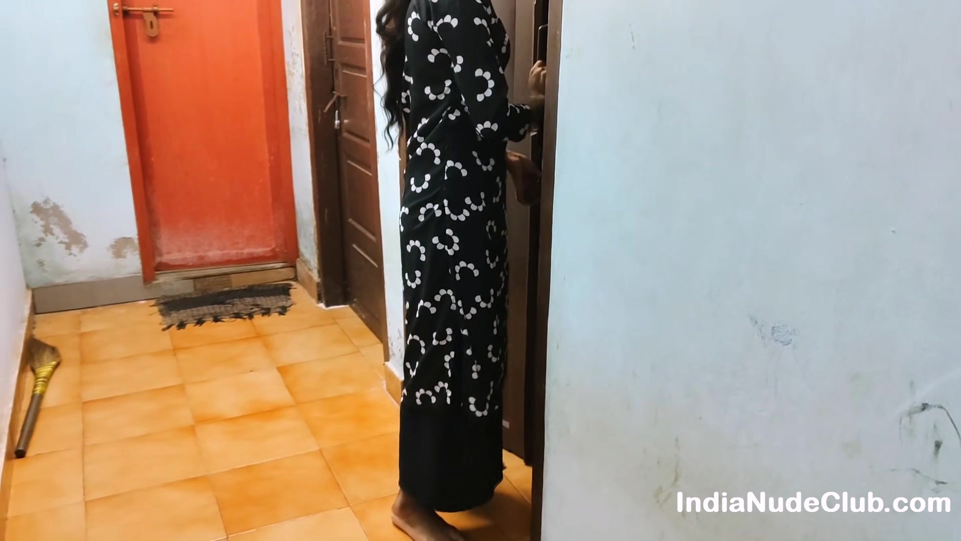 18 Year Old Indian Maid Has Sex With Her House Owner