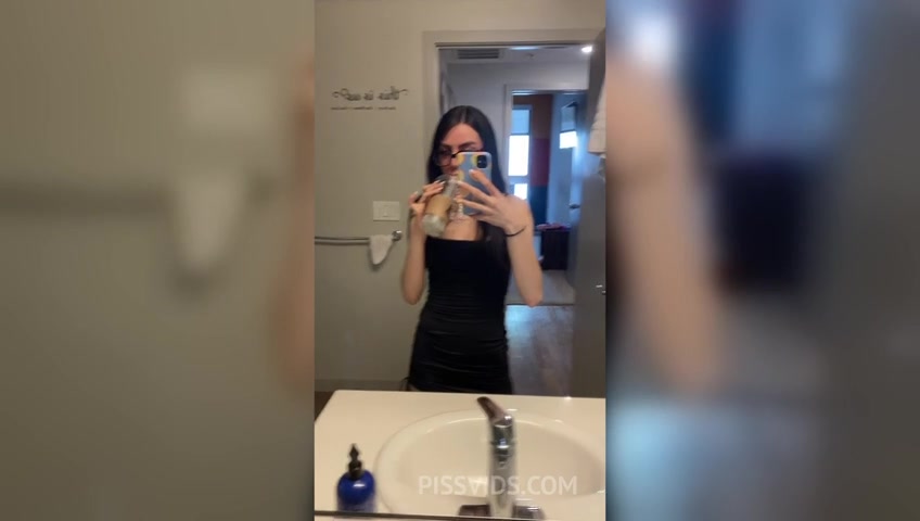 L.A Public Piss Day - PissVids
