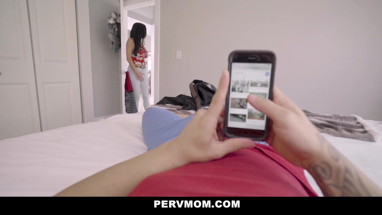 PervMom - Sexy Cougar Gets Her Pussy Beat Up by big cock