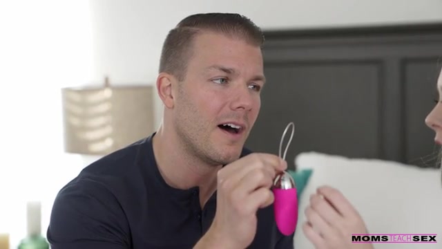 Stepmom Shows Us The Ins And Outs Of Valentines Day - S19:E1 - Nubiles-Porn