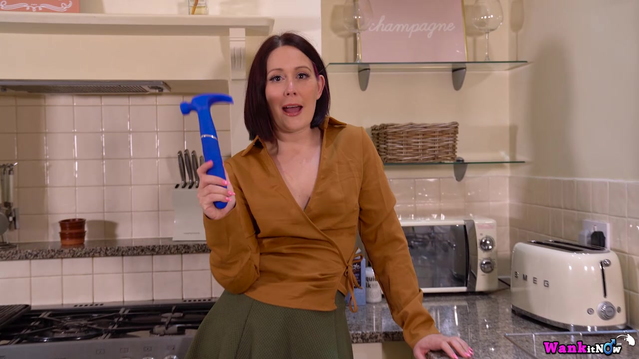 Belle O'Hara - Hammer Time - Sexy Videos - WankitNow
