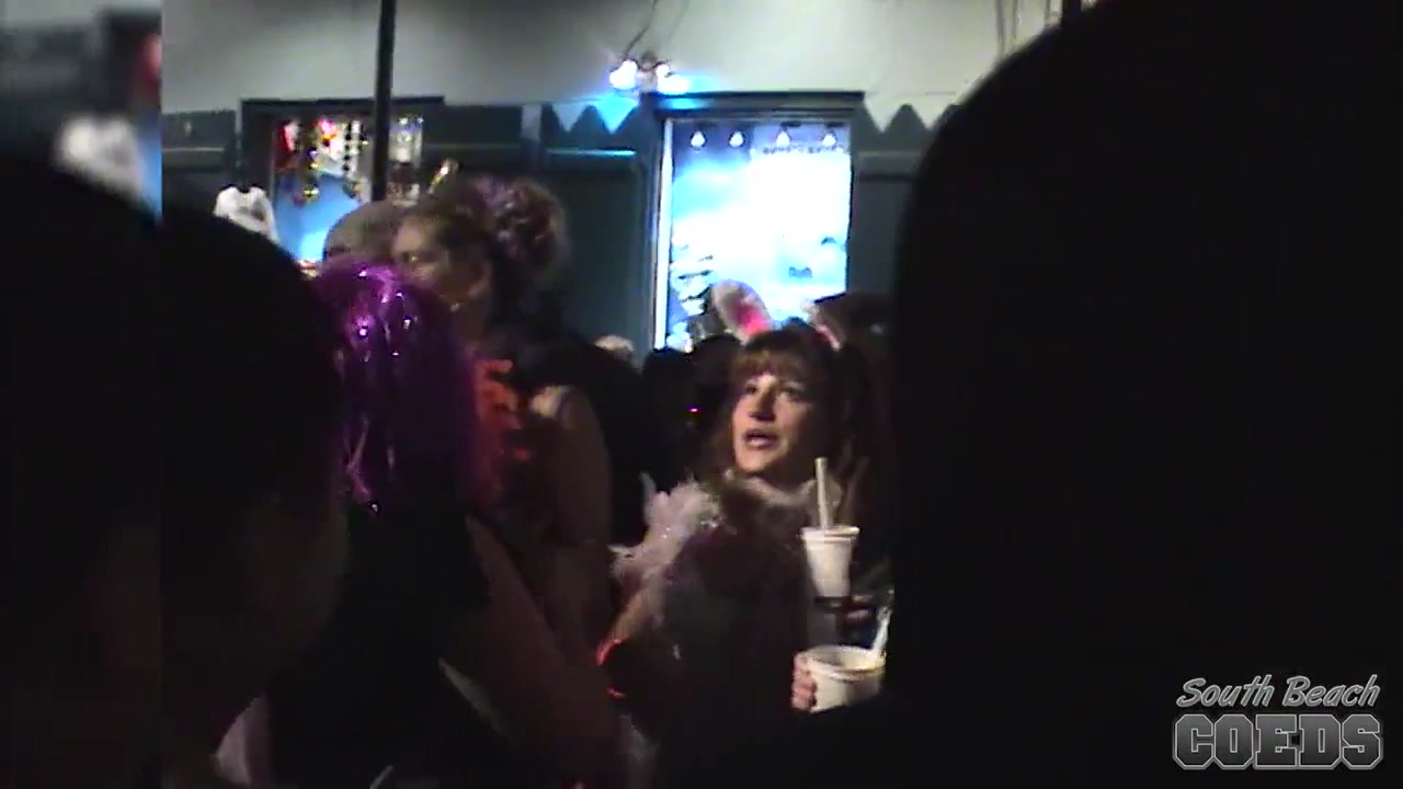 neverbeforeseen Mardi Gras Girls Flashing Pussy And Tits On The Streets Of New Orleans - SouthBeachCoeds