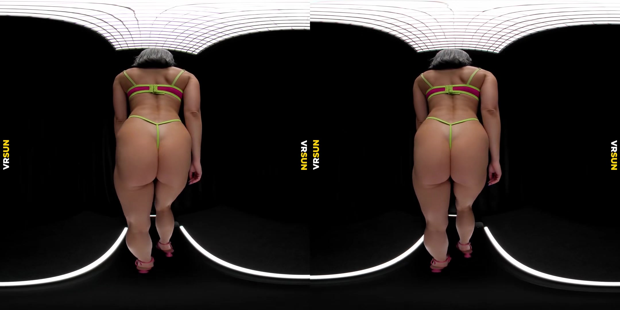 Pink Bomb On The Treadmill (With Slowmo)