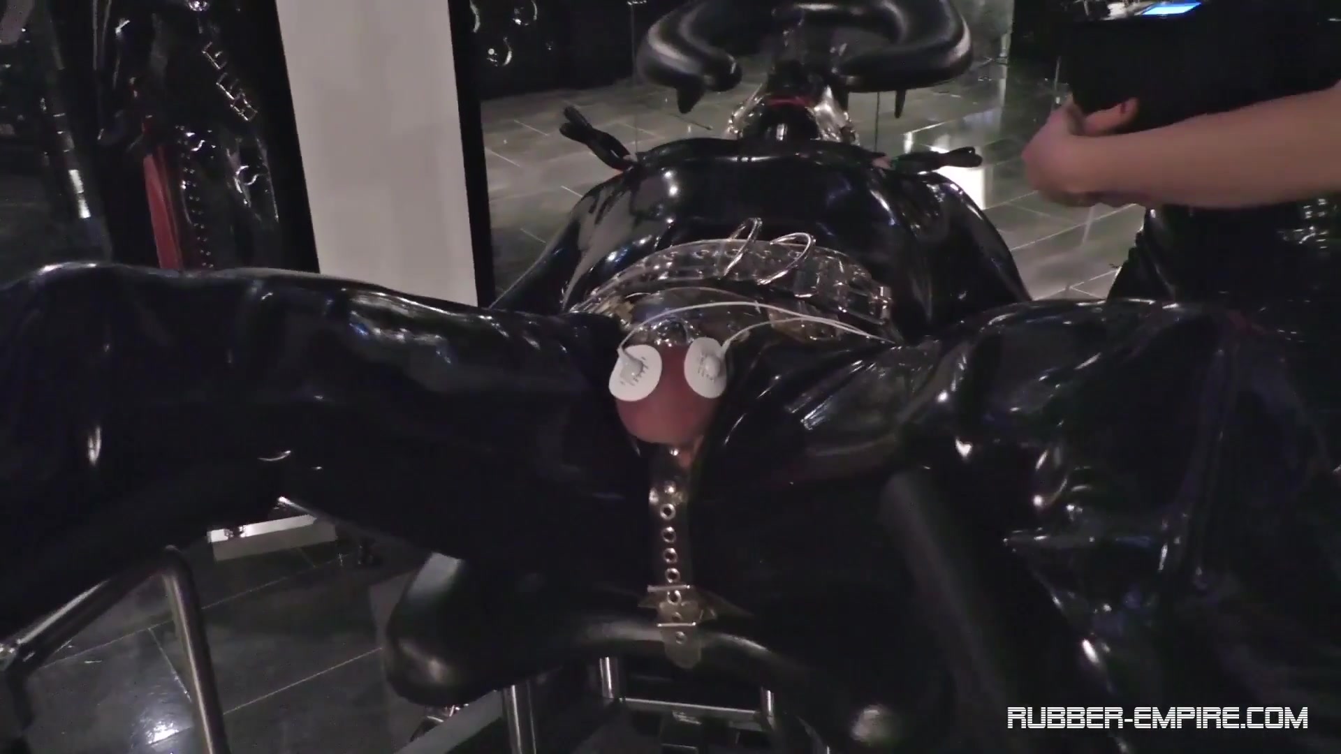 Ikona Black - Progressive Rubber