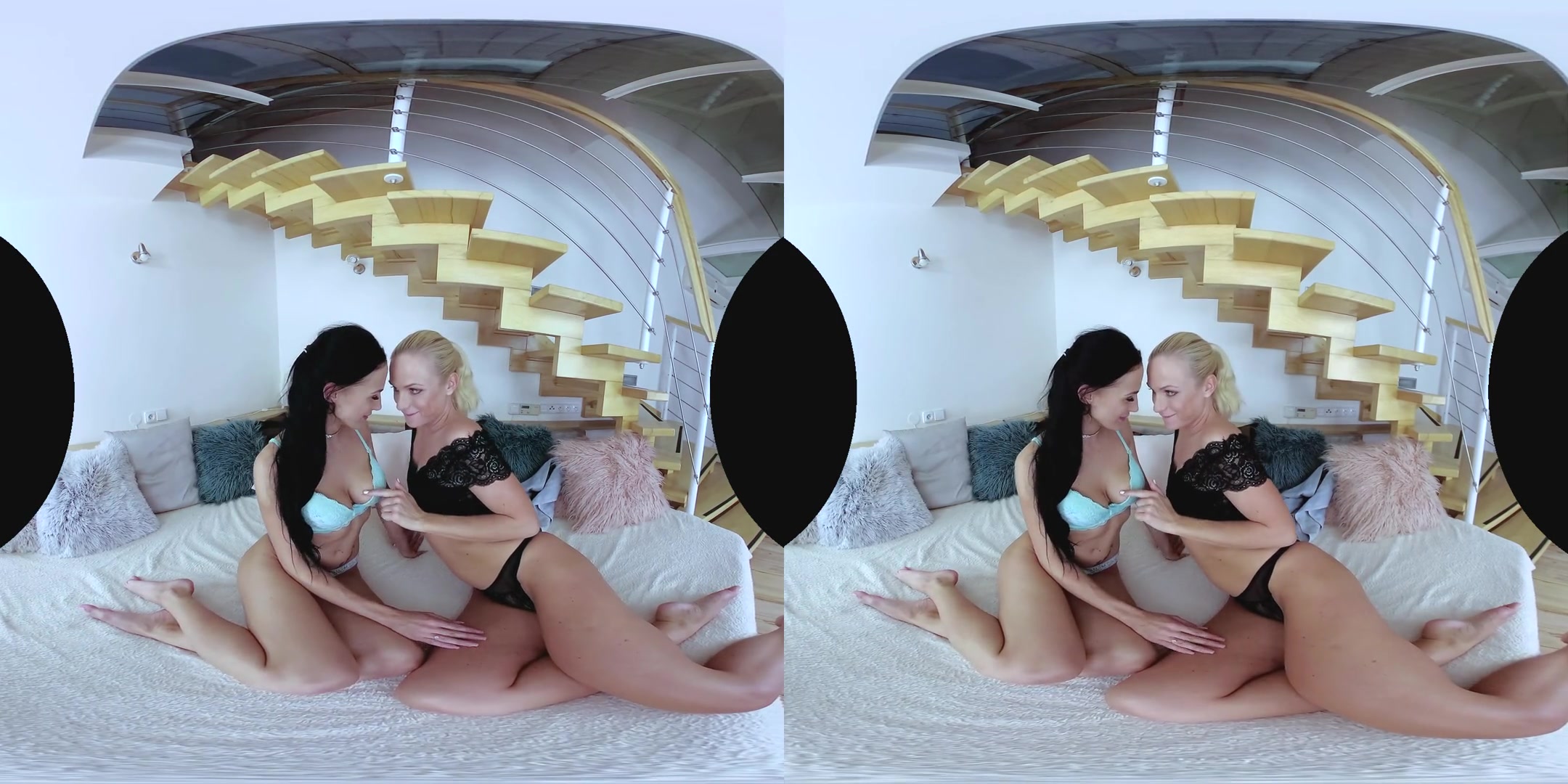 Nicole Love & Vinna Reed in Huge Pussy Lips Fisted - CzechVRFetish