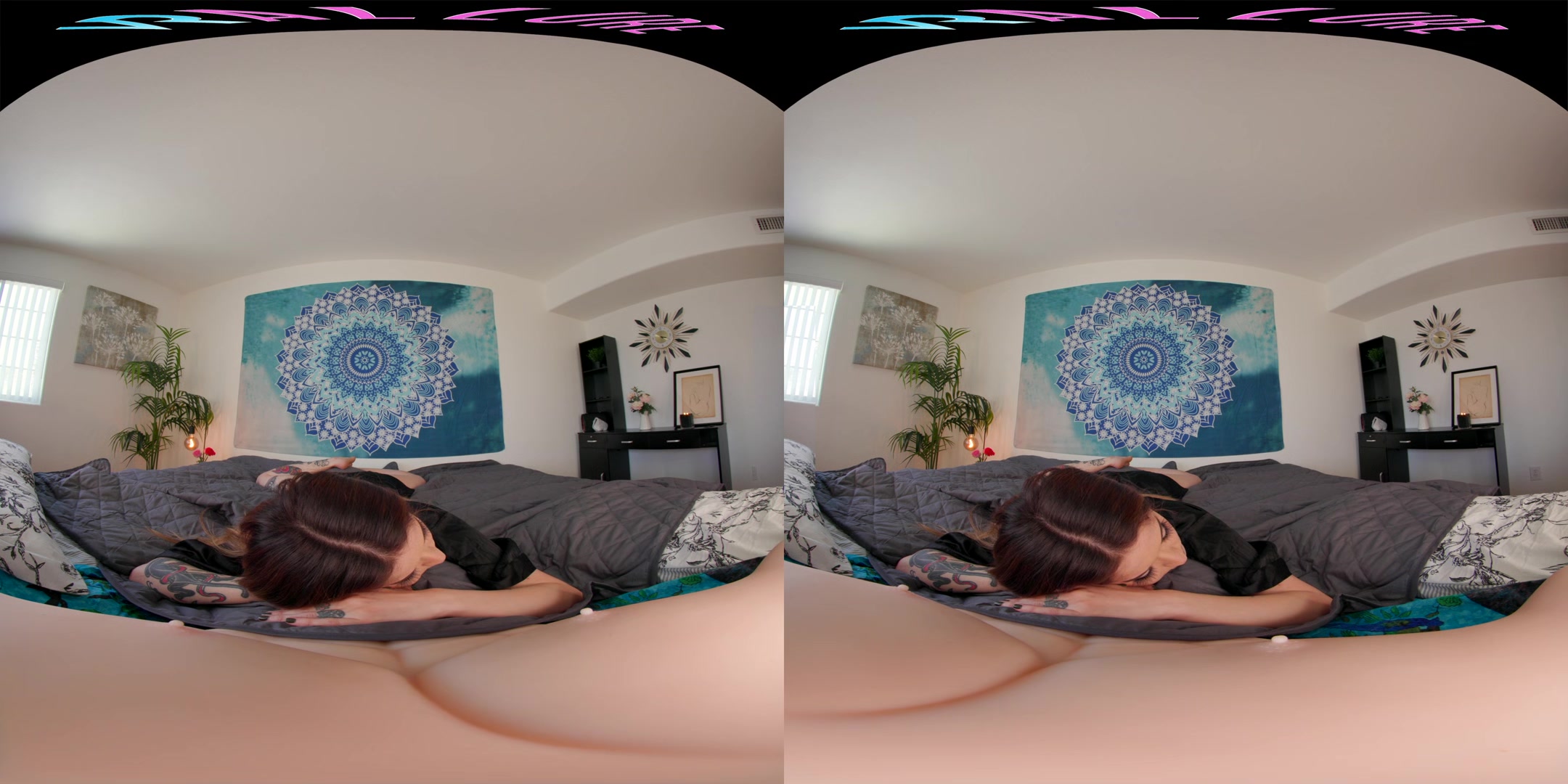 Horny tattooed Latina plays with herself in virtual reality