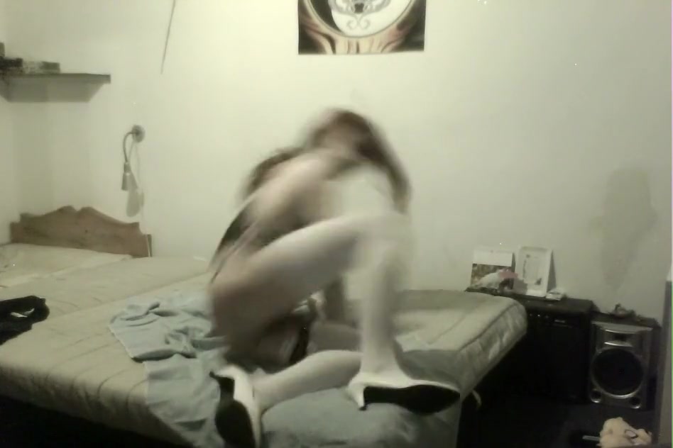 Redhead Cd masturbating nicely