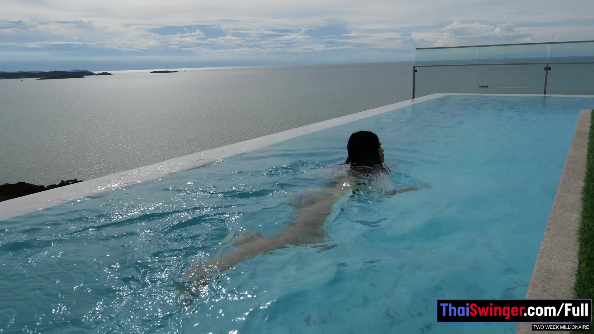 Big butt Thai GF AirBnb rooftop pool swim and sex in the room