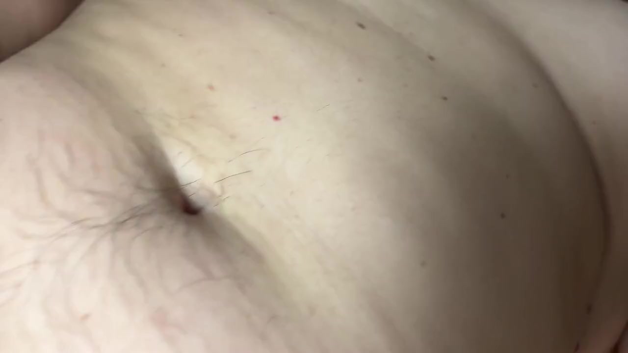 Ellie Presents A Beautiful And Pleasant Striptease