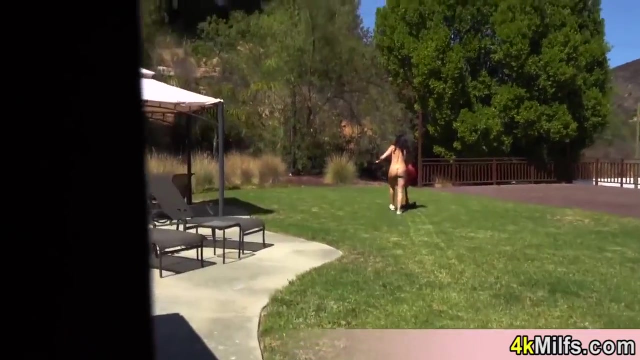 Reagan Foxx In Busty Doing The Lawn But Its Too Hot Out There So She Starts Stripping Down