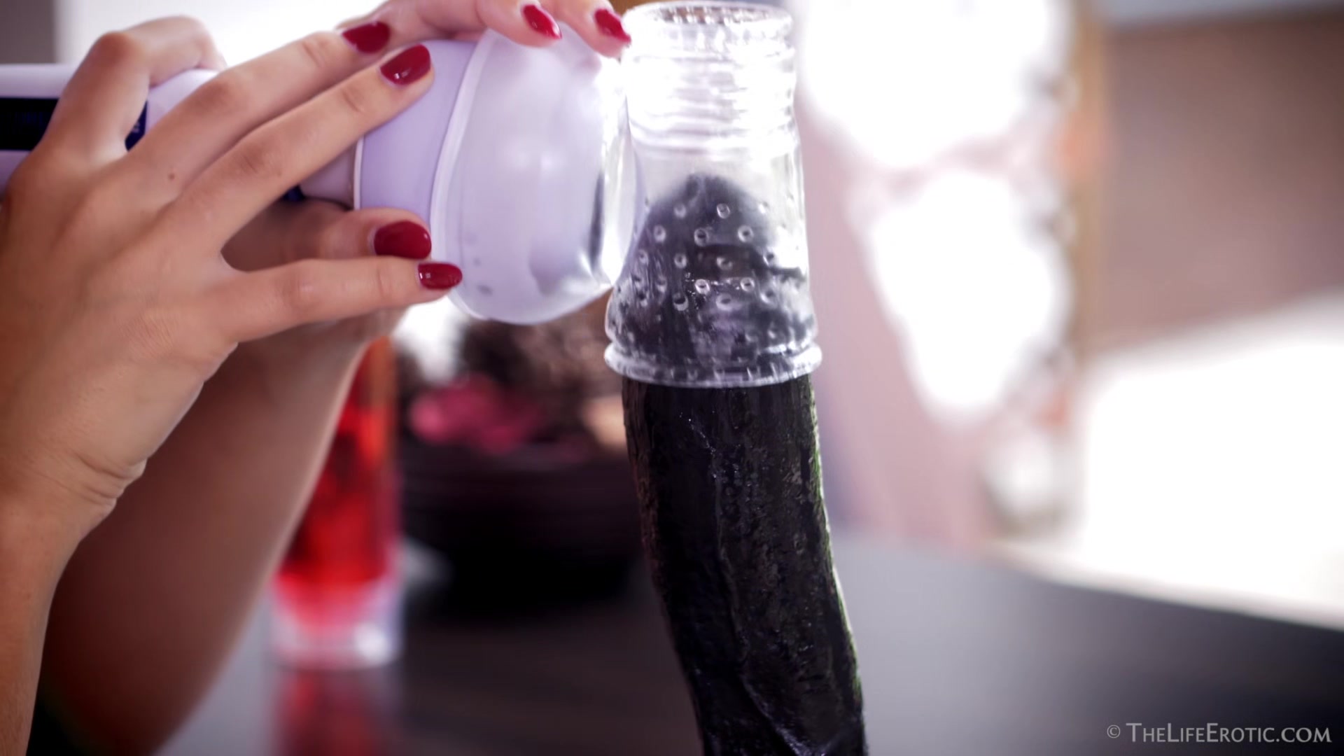 Faux Penis 2 - Ornella - TheLifeErotic