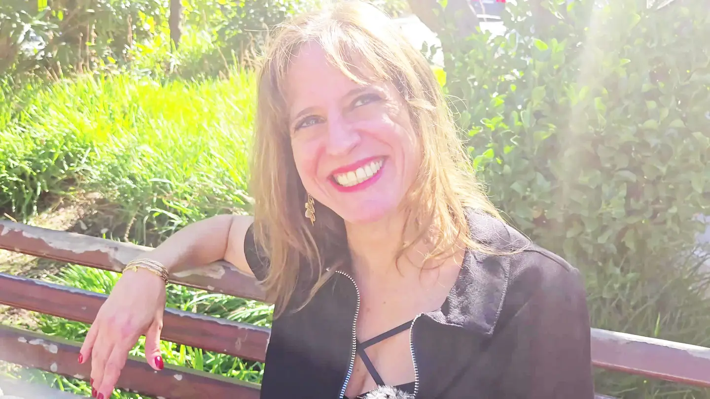 Lolly, 44 years old, purchasing manager in Colomiers! - Jacquie et Michel TV