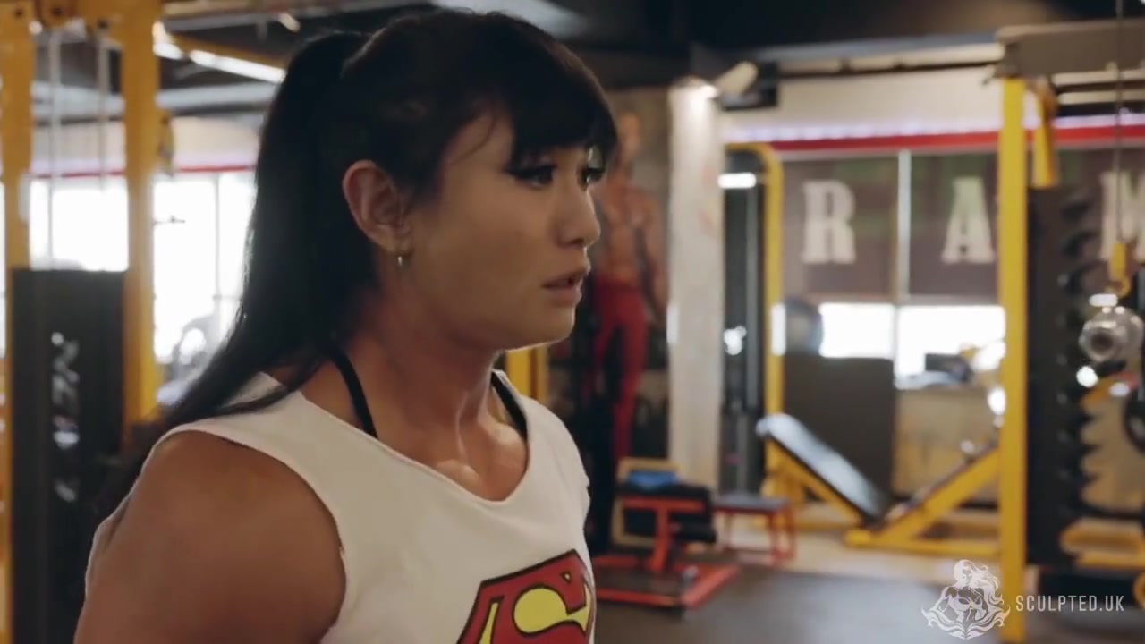 Mrs Chunri, Can You Feel The Scent Of Her Muscles?