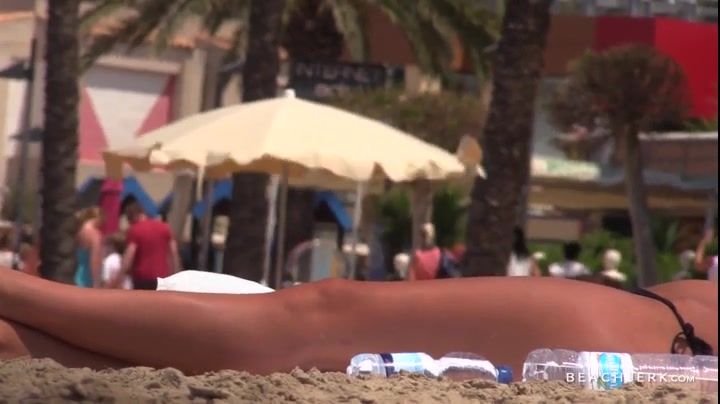 Blonde With Big Tits & Big Nips - BeachJerk