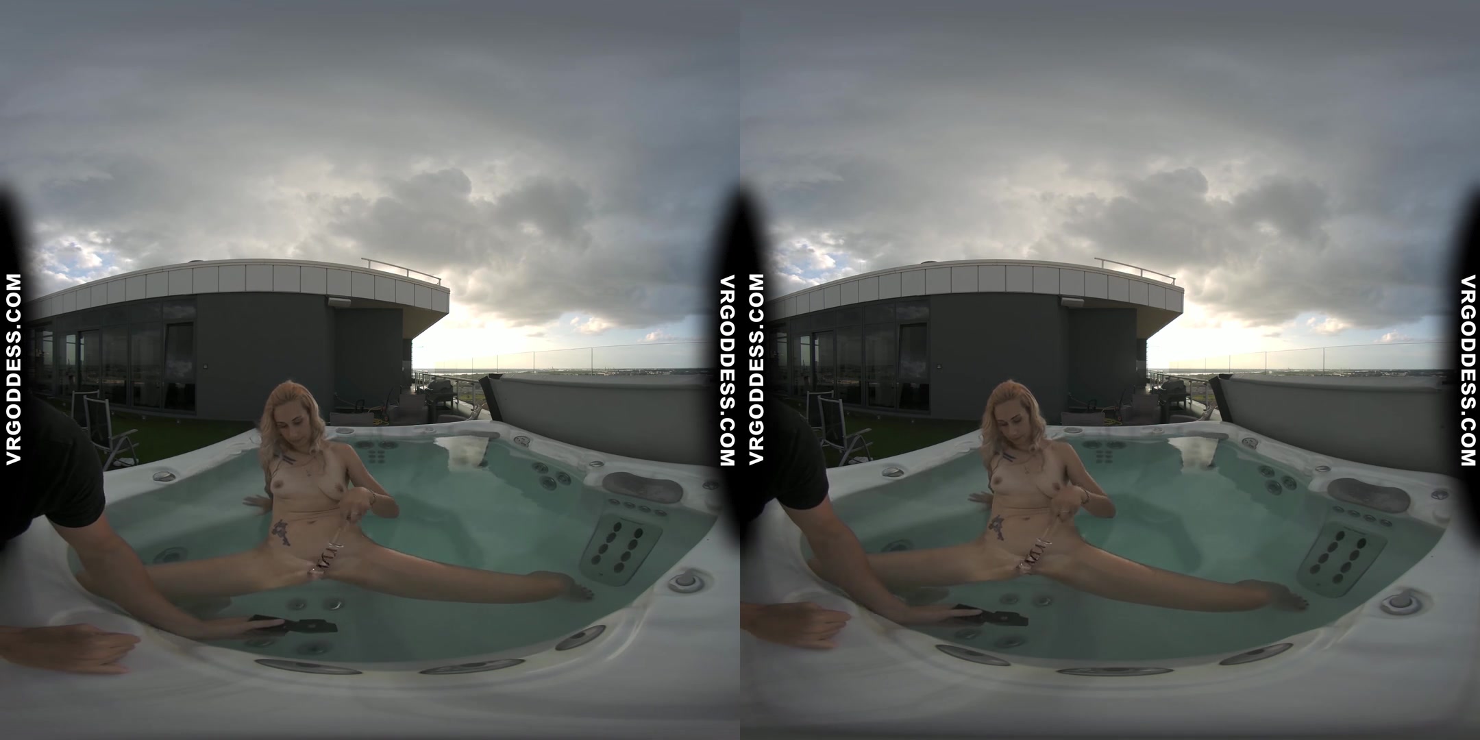 Sexy Mary Jane Using Glass Dildo In Jacuzzi