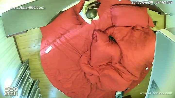 Hackers Use The Camera To Remote Monitoring Of A Lovers Home Life.90