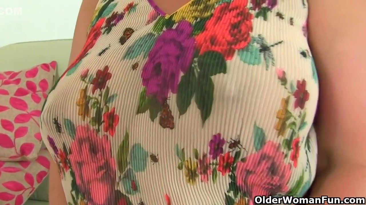 British Milf Masturbating On Camera - Muriel White