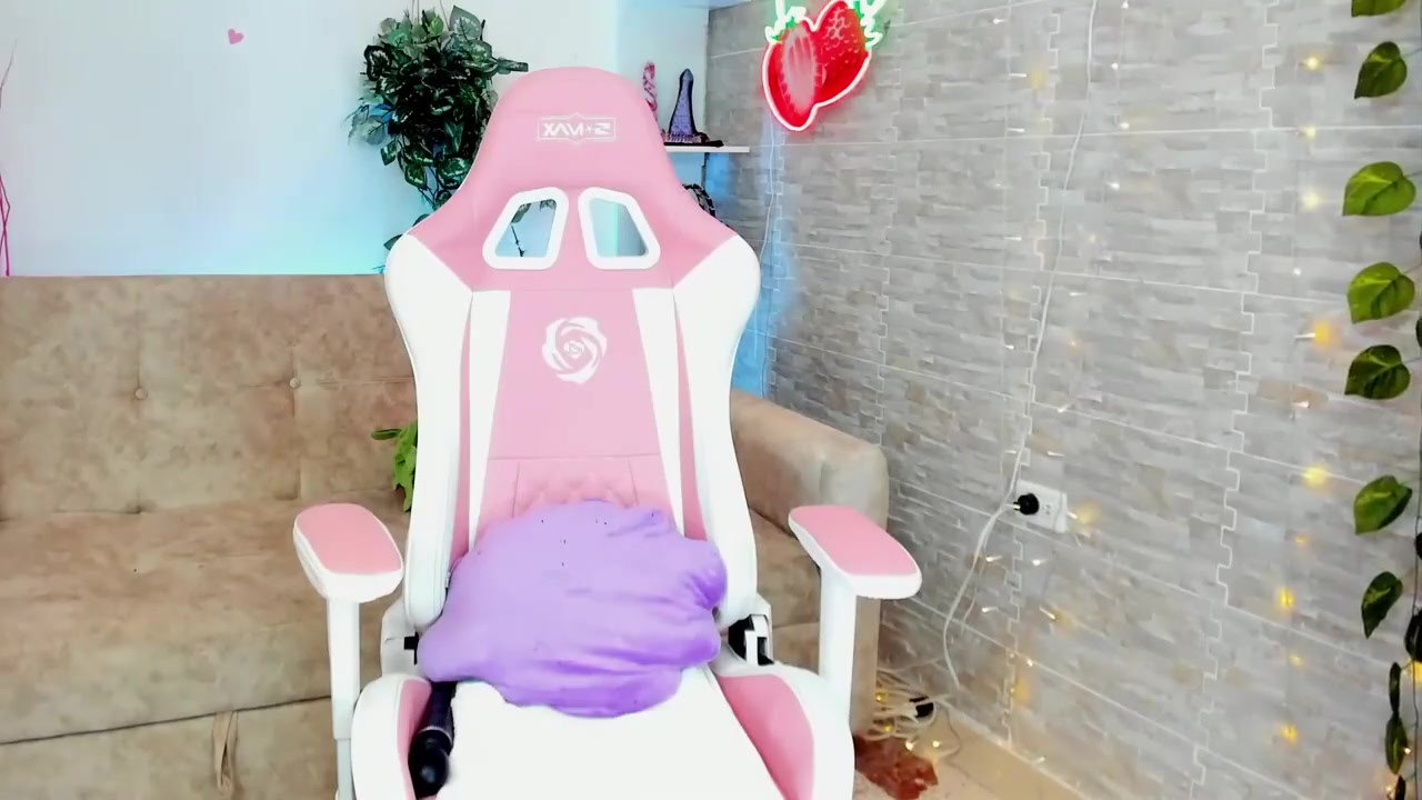 Head Babe Dildo Deepthroat