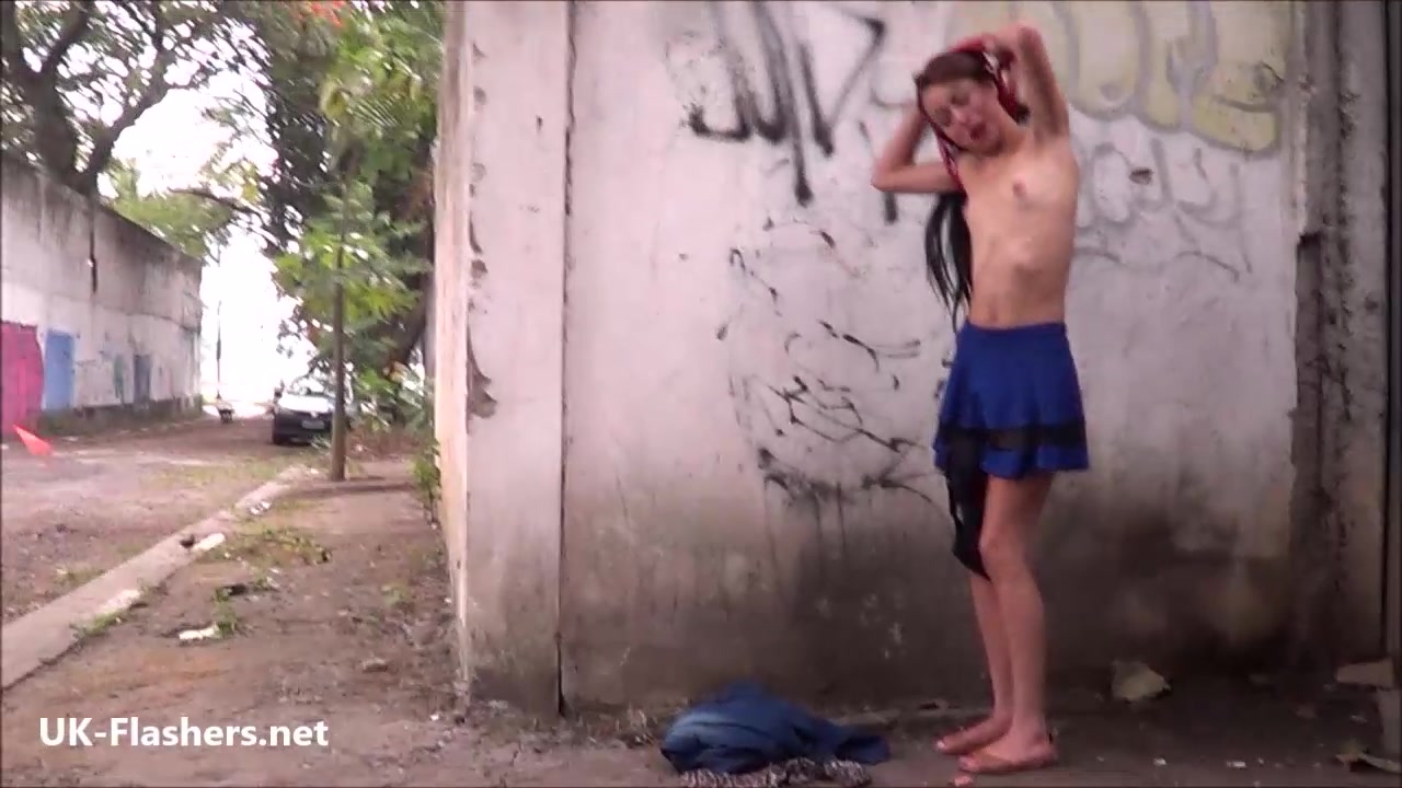 South American Polly public striptease and teen 18+ latinas flashing exhibitionism outdoors