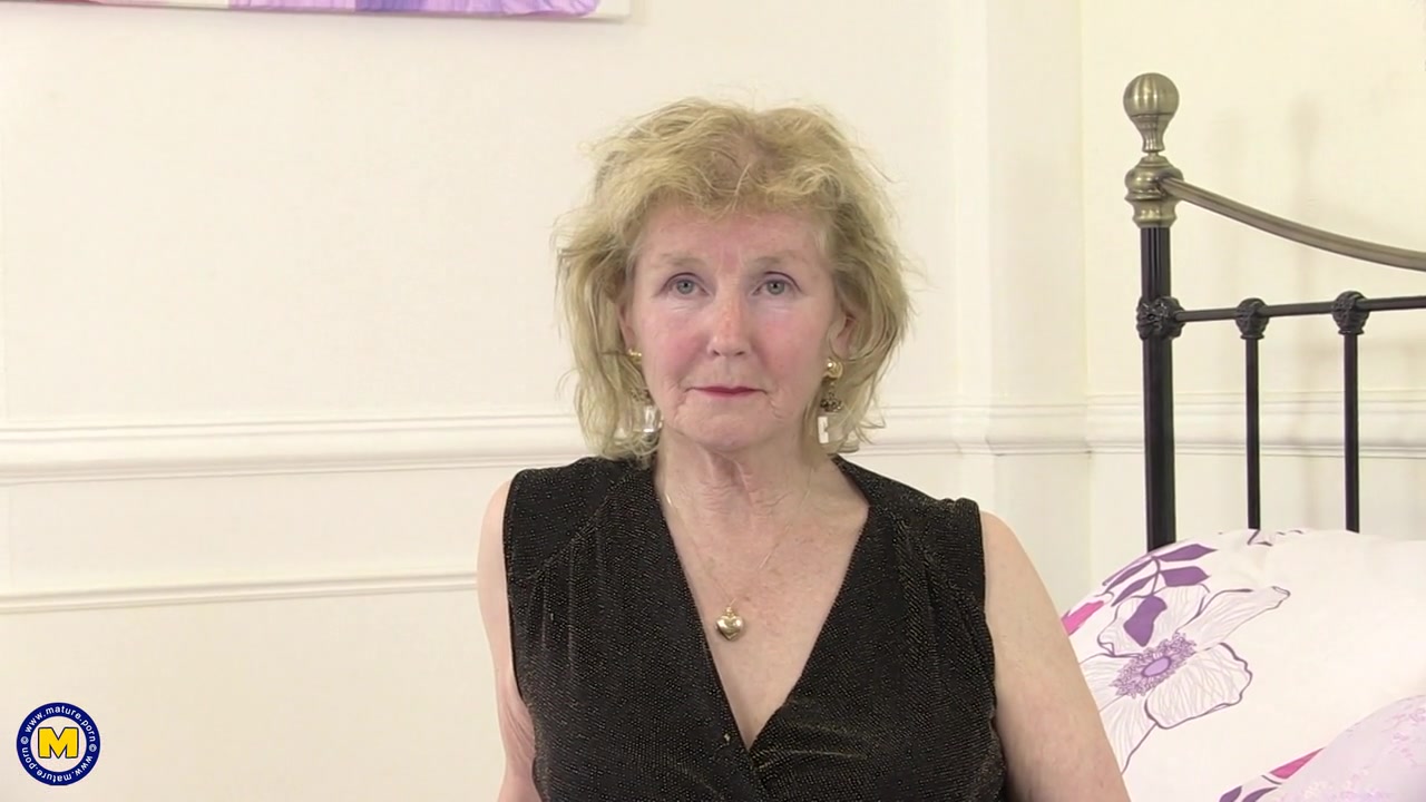 British Grandma Pearl Loves To Masturbate Her Pierced Pussy - MatureNL