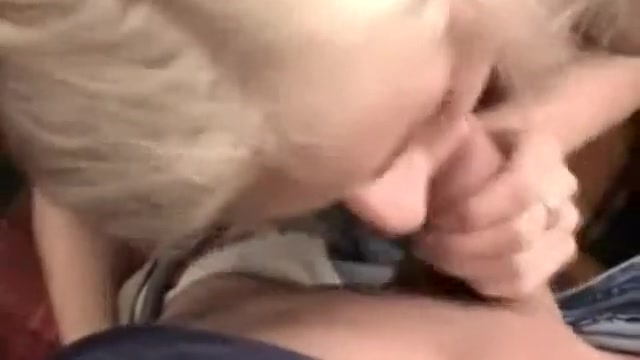 College girls suck fingers, cocks, all they can find