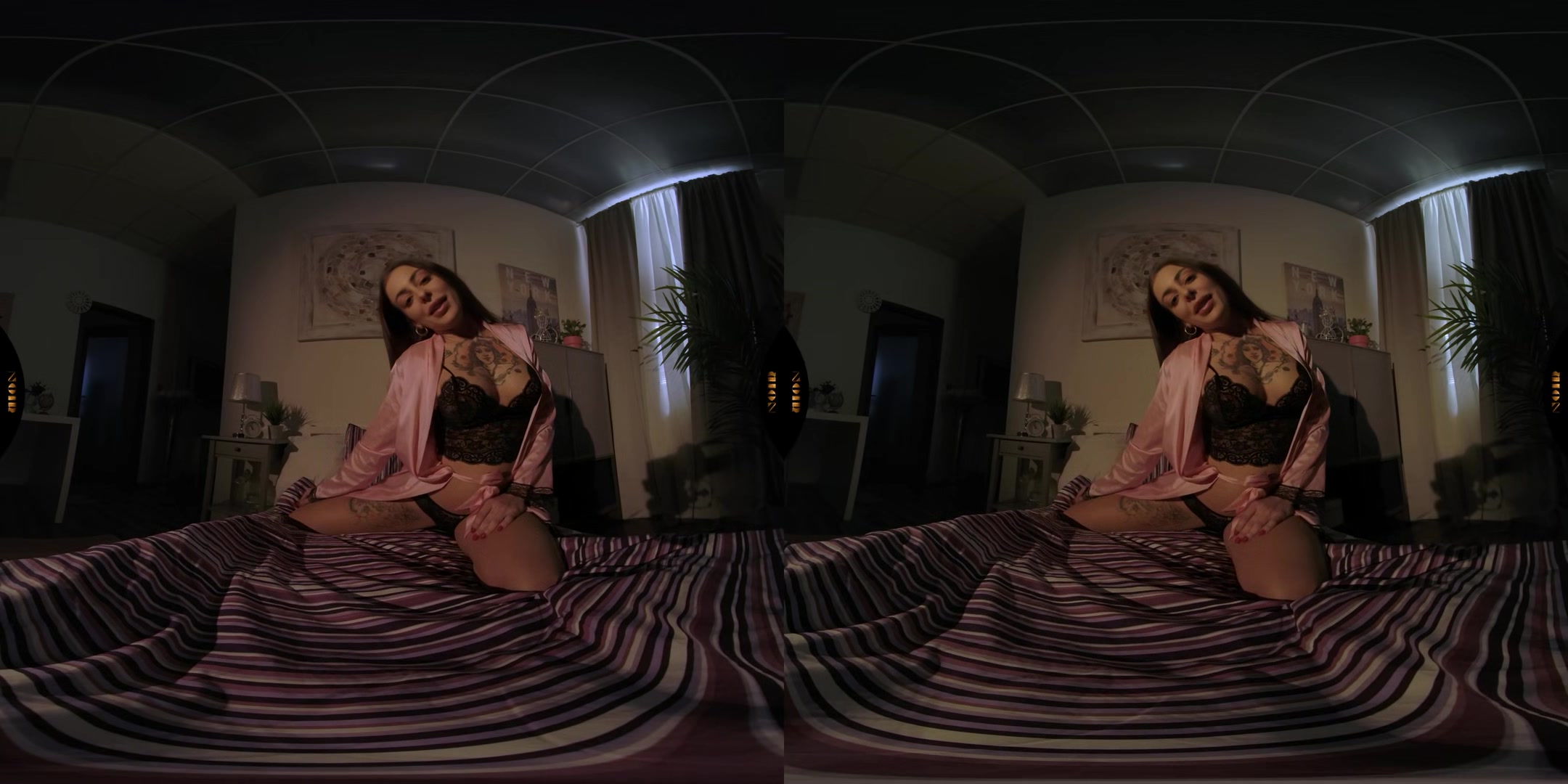 Solos - Noir - Vr Porn Video