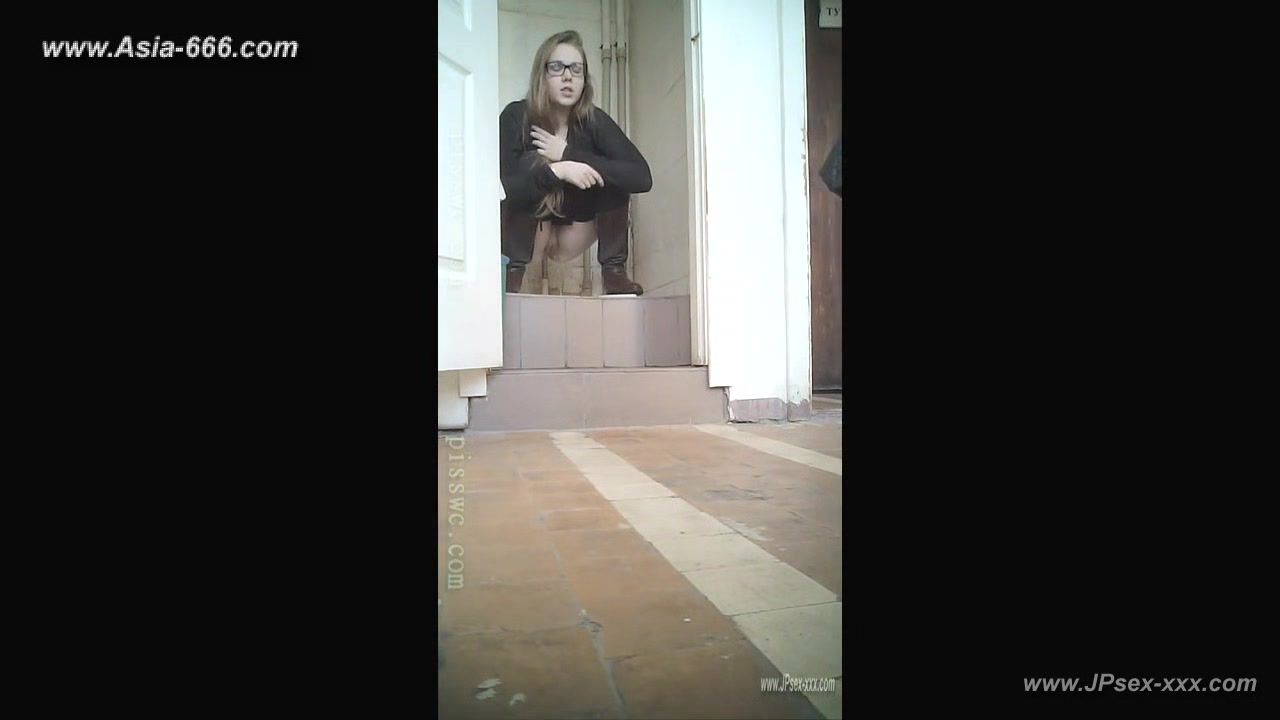 peeping blondes go to toilet.54