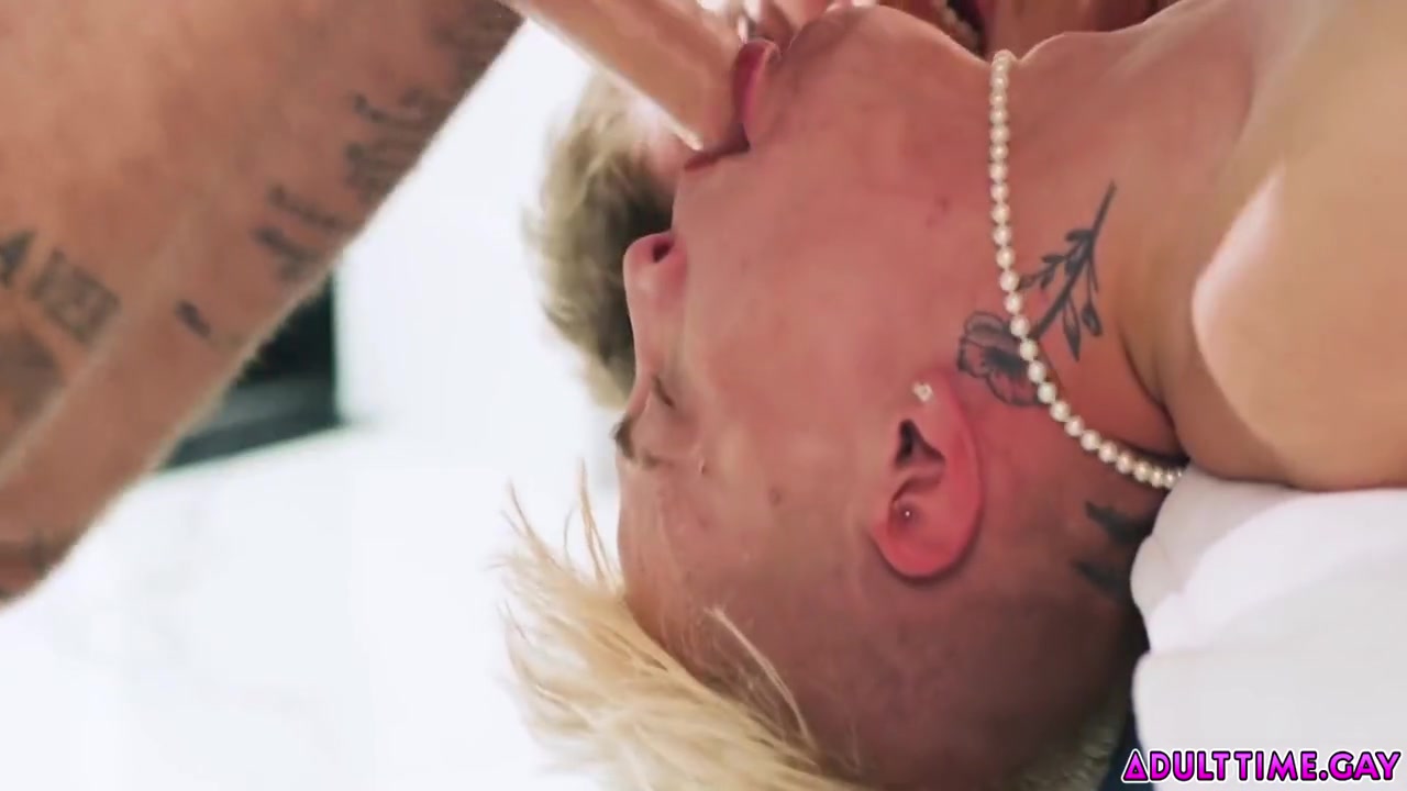 Dominates Two Twinks! 6 Min With Chris Damned, Harley Xavier And Adam Awbride