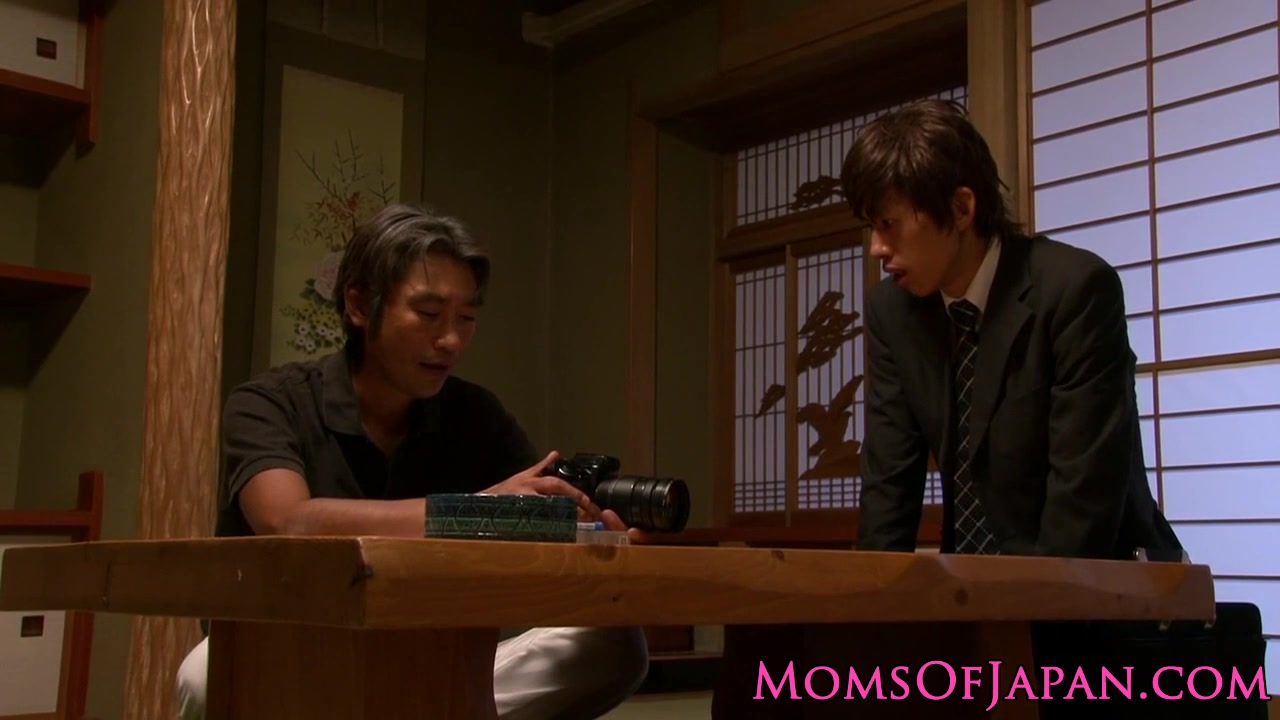 Japanese milf riding on cock before facial