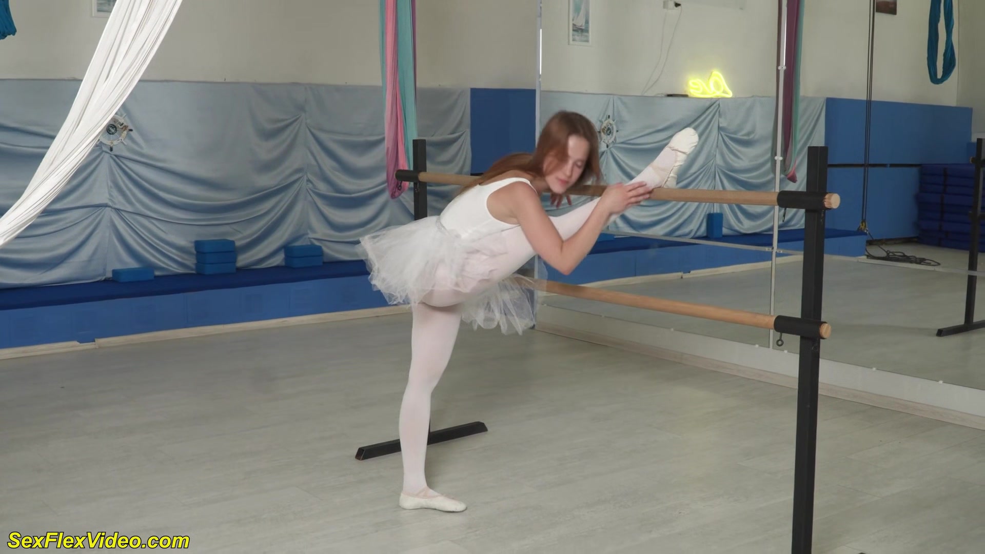 Flexi Sex With A Real Ballerina 18yo Teen
