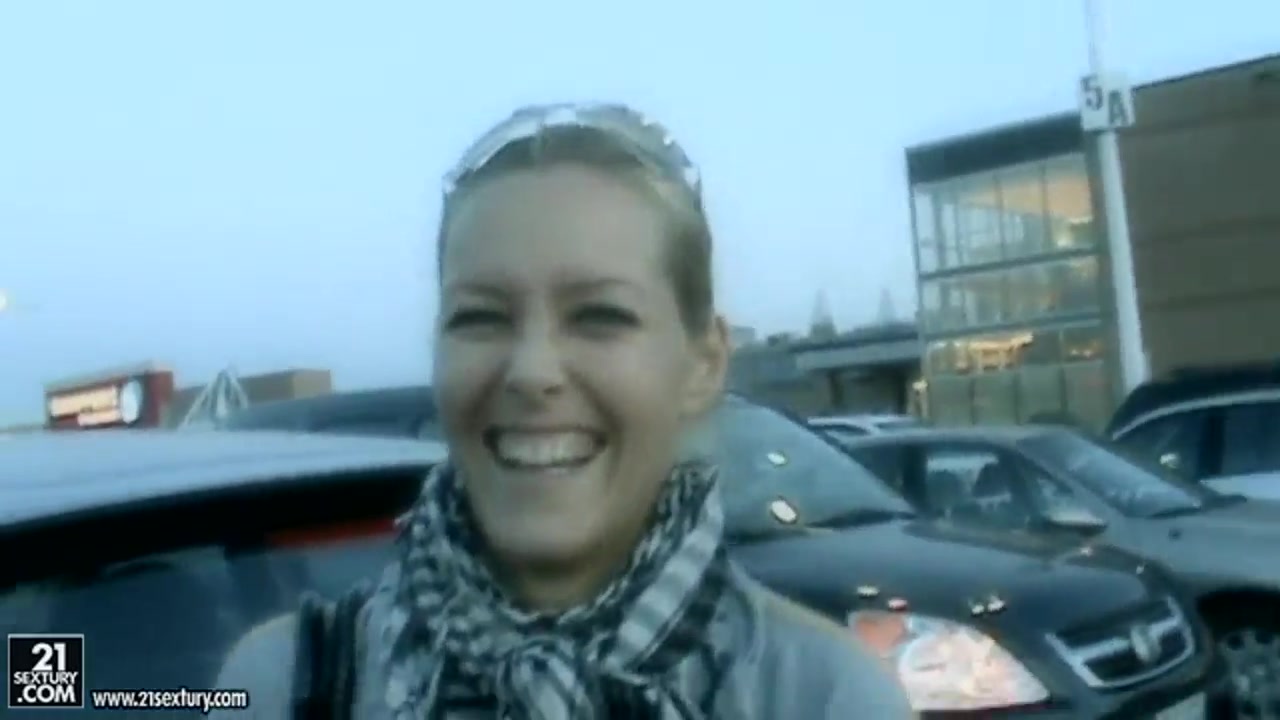Dude tries to seduce Sophie Moone to fuck
