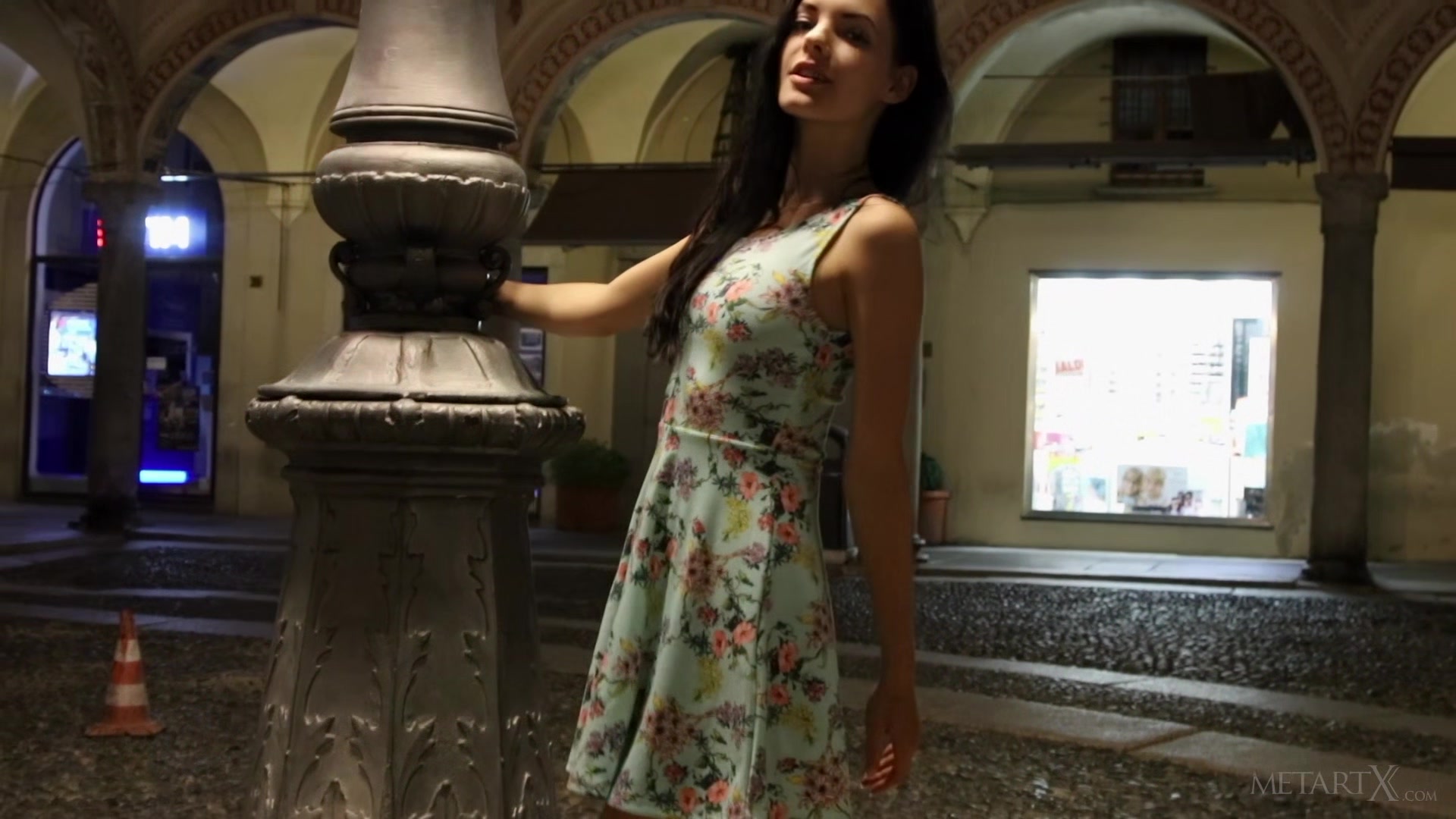 Night Walking - Anie Darling - MetartX