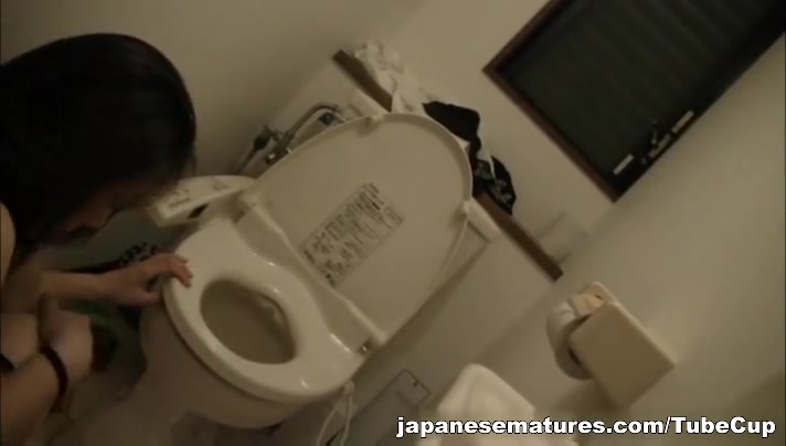 Busty Asian model fucks on the first date