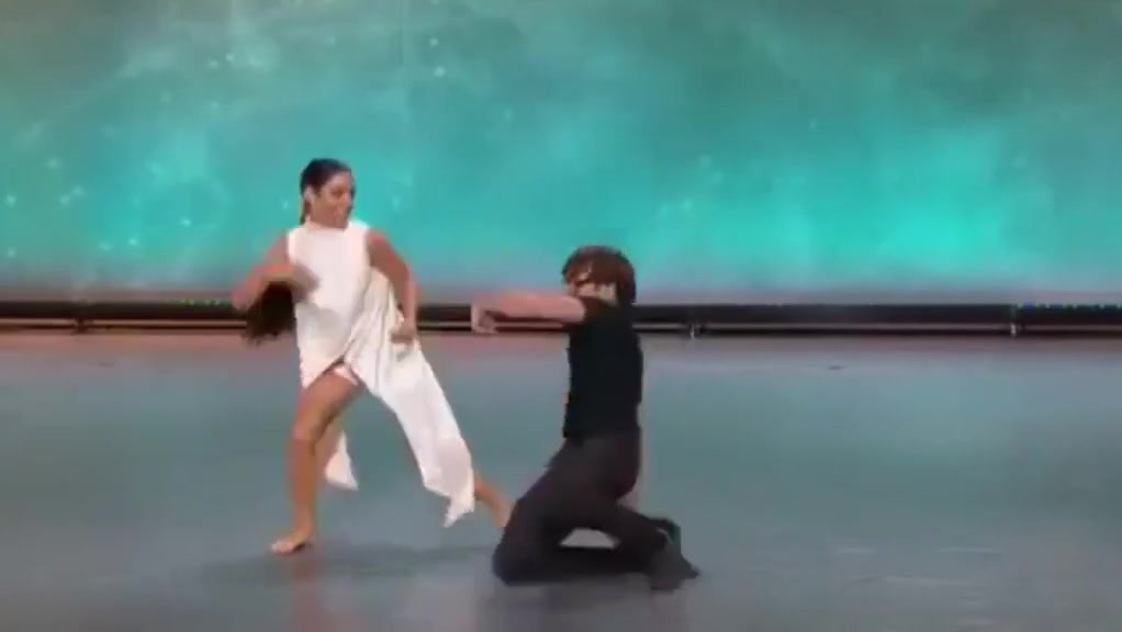 Vanessa Hudgens - ''So you Think you can Dance'' s14e01