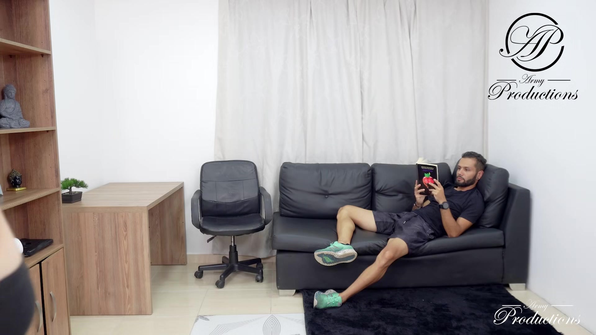 Seducing My Roommate - Armyproductions