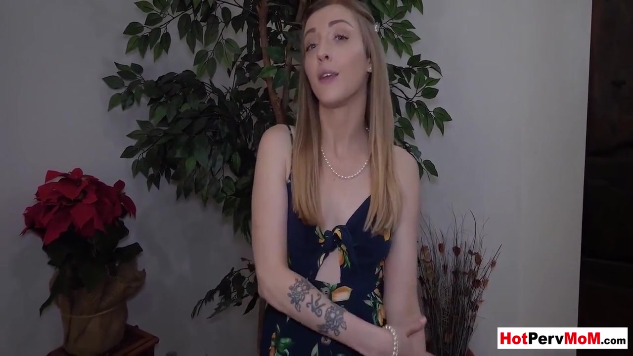 Blonde Milf Stepmom And Her Seduce Stepson 6 Min