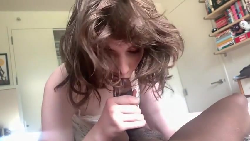 Vanniall and Zelda Cross have sweet lesbian sex