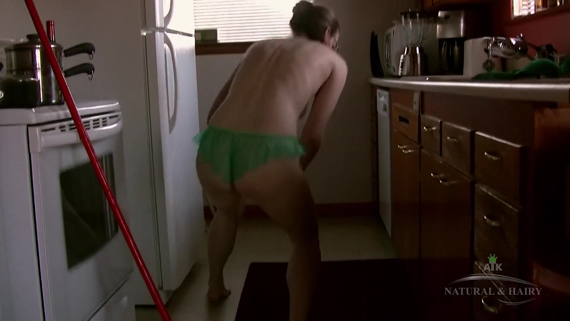 Jen Is Finishing Her Chores In The Nude